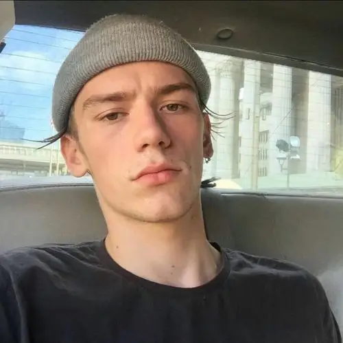 6686体育官网高级作者Elspeth