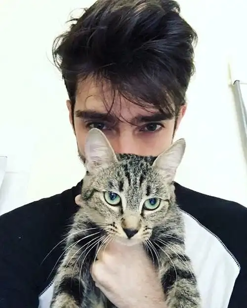 6686体育官网铁牌作者Isabelle