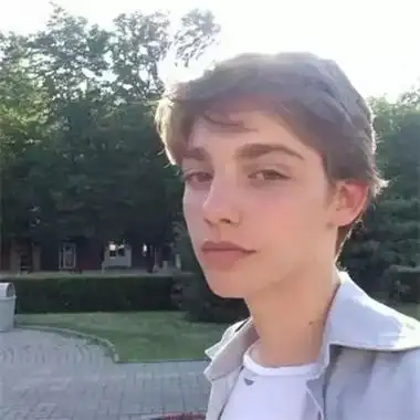 6686体育官网铁牌作者Violet