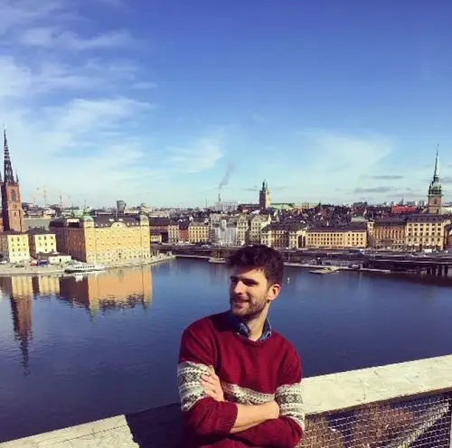 6686体育官网铁牌作者Clementine