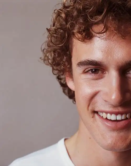 6686体育官网铁牌作者Deborah