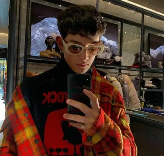 6686体育官网初级作者Violetta